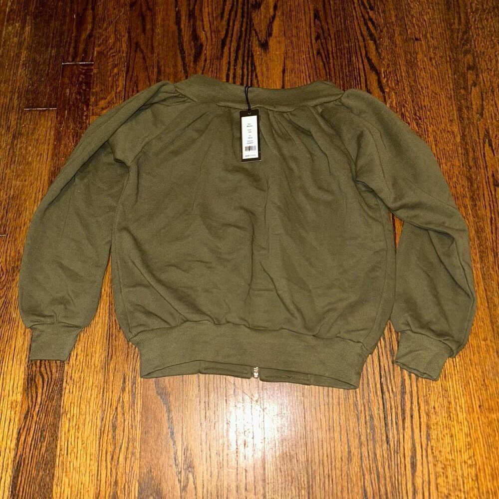 New Romeo and Juliet jacket - Picture 2 of 5